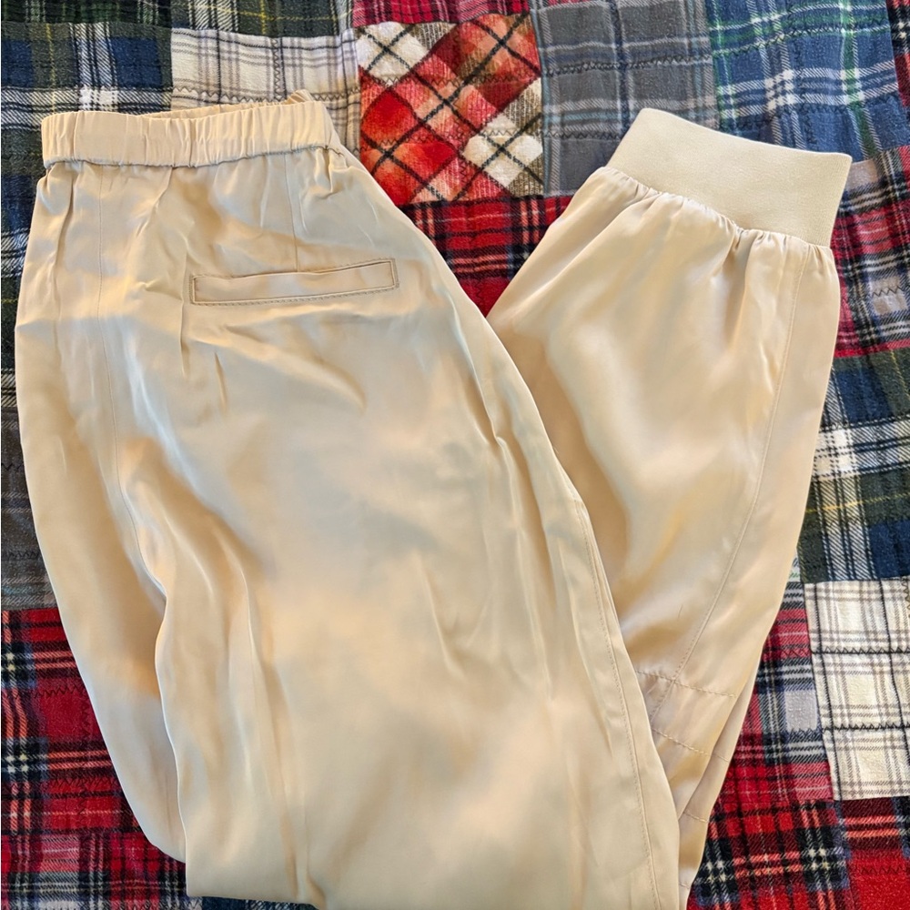 Nwt dorothee Schumacher slouchy cool jogger pants cream size 3 satin